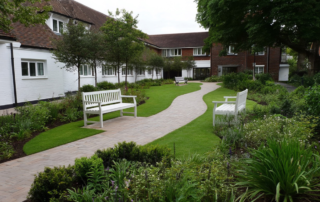 18. Experts Landscaping Services – Maintenance UK 18. Experts Landscaping Services - Maintenance UK