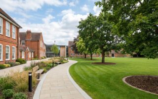 20. Experts Landscaping Services – Maintenances UK 20. Experts Landscaping Services - Maintenances UK